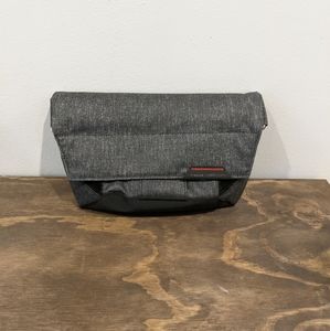 Peak Designs Field Pouch, belt bag NEW no tags, charcoal grey. Waterproof